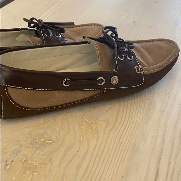 Tod’s Suede Driving Loafer - Picture 3 of 7